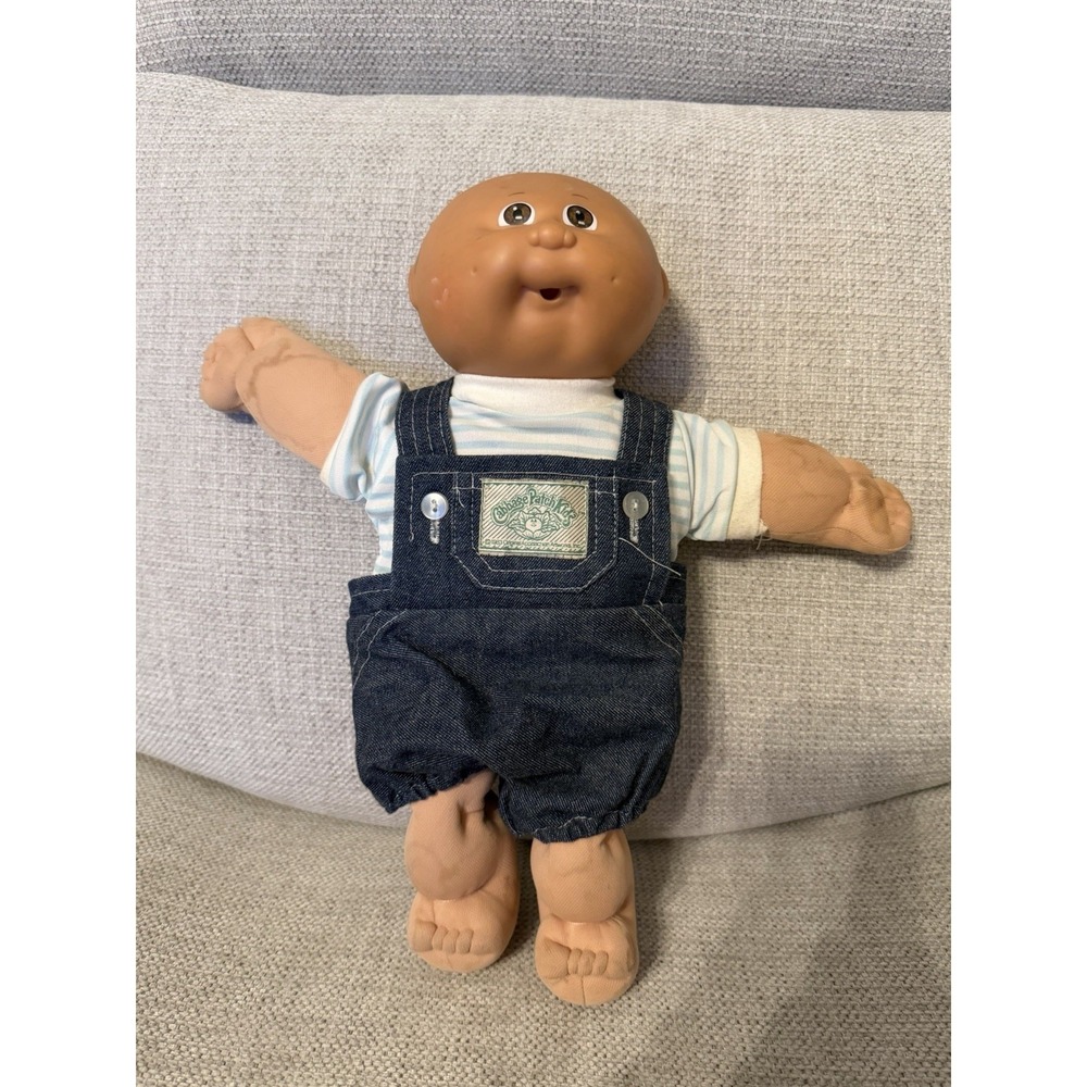 Vintage 1982 Xavier Roberts Signed Cabbage Patch Kids Boy Doll Brown Eyes